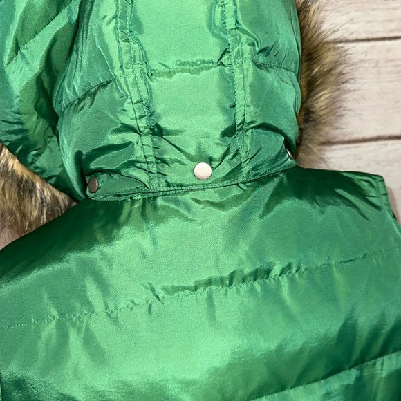 Talbots Emerald Green Puffer Vest Size Small, Soft, Everyday Wear, Fur Trimmed - Picture 6 of 7